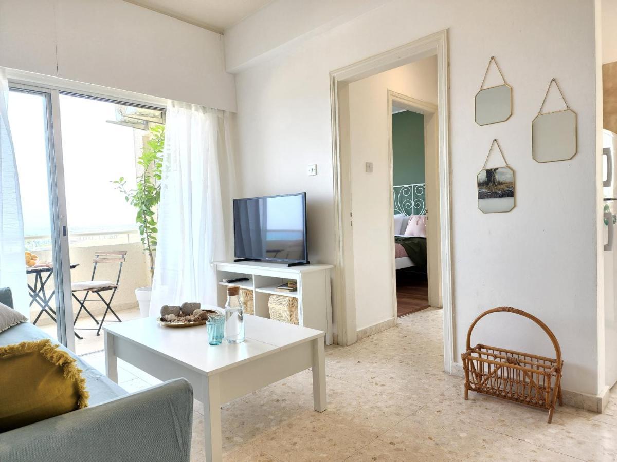 Capri Sea View One Bedroom Larnaca Eksteriør billede