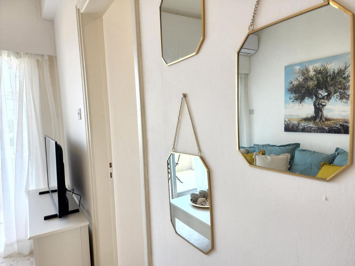 Capri Sea View One Bedroom Larnaca Eksteriør billede