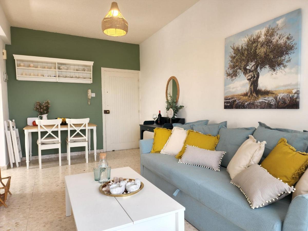 Capri Sea View One Bedroom Larnaca Eksteriør billede