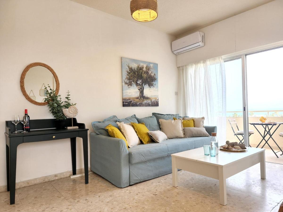 Capri Sea View One Bedroom Larnaca Eksteriør billede