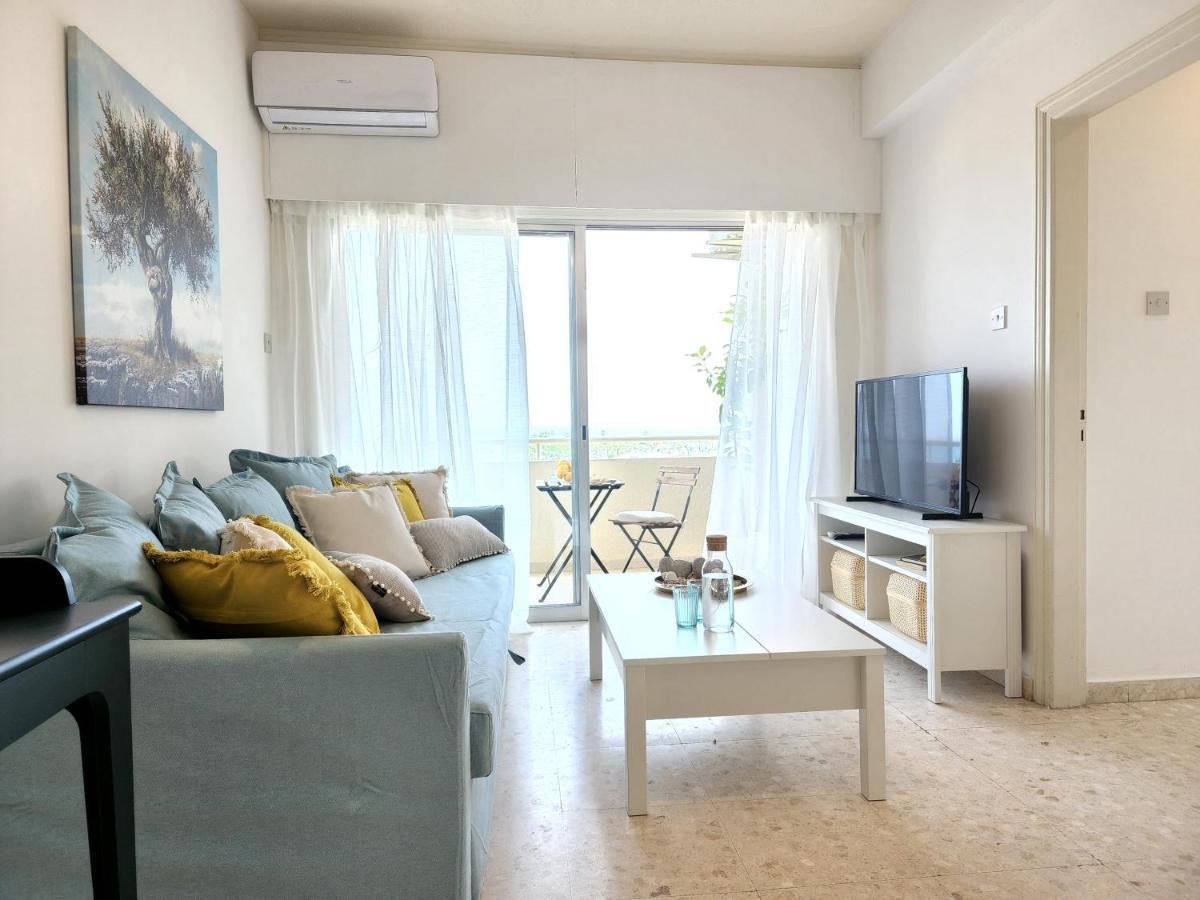 Capri Sea View One Bedroom Larnaca Eksteriør billede