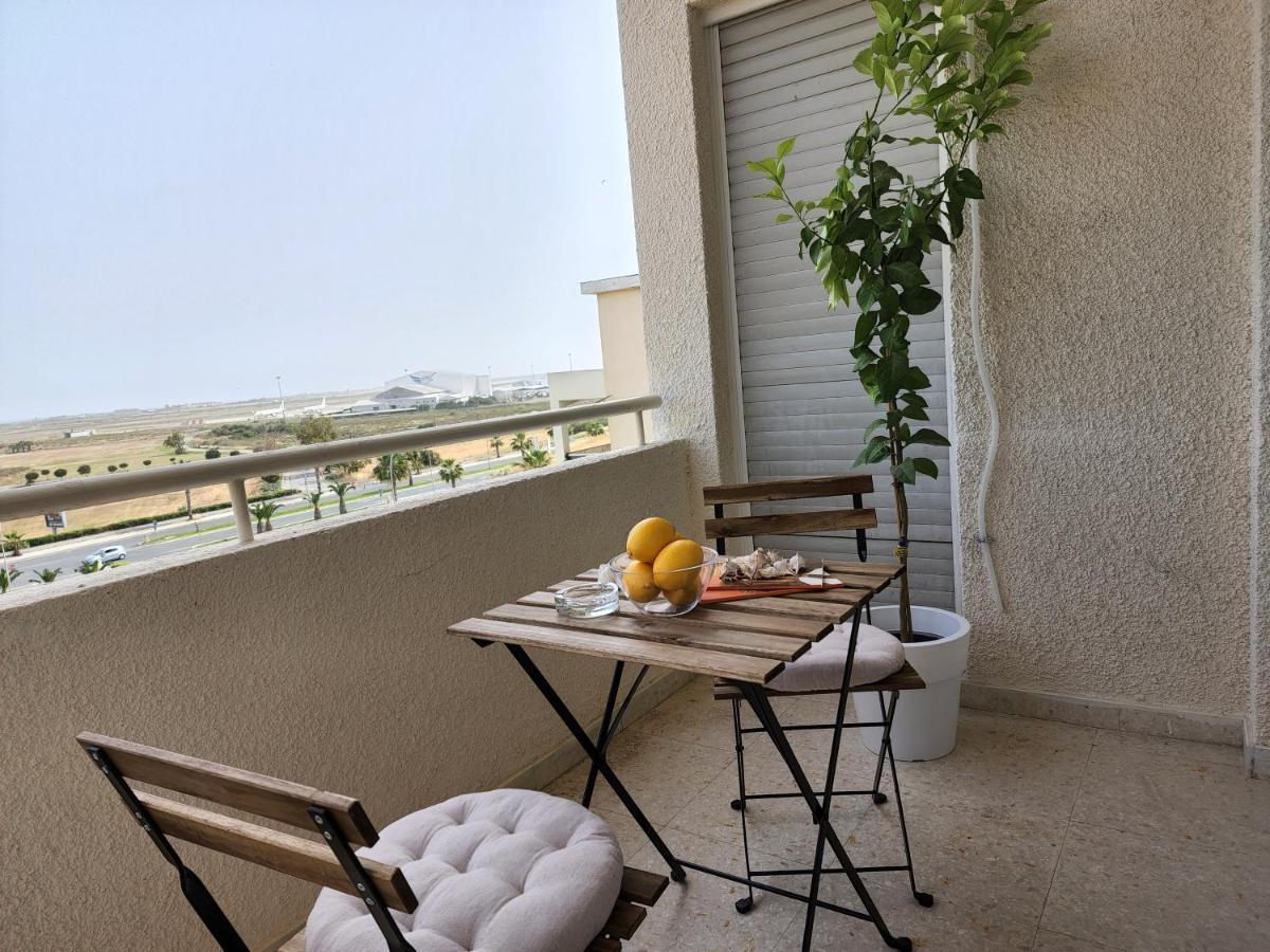 Capri Sea View One Bedroom Larnaca Eksteriør billede