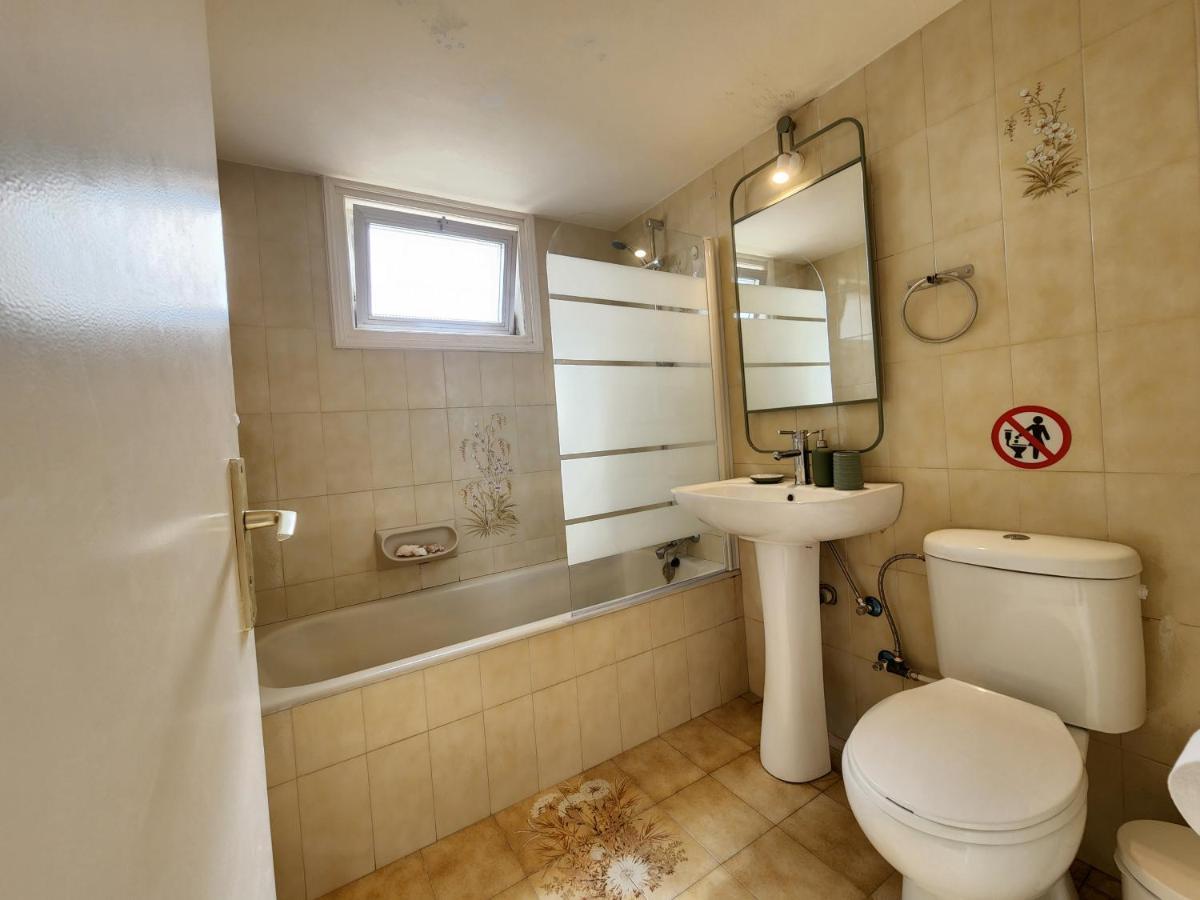 Capri Sea View One Bedroom Larnaca Eksteriør billede