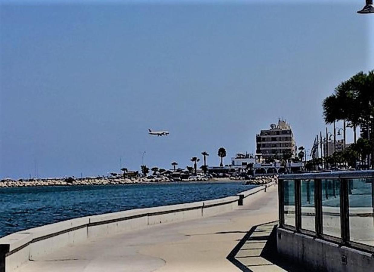 Capri Sea View One Bedroom Larnaca Eksteriør billede